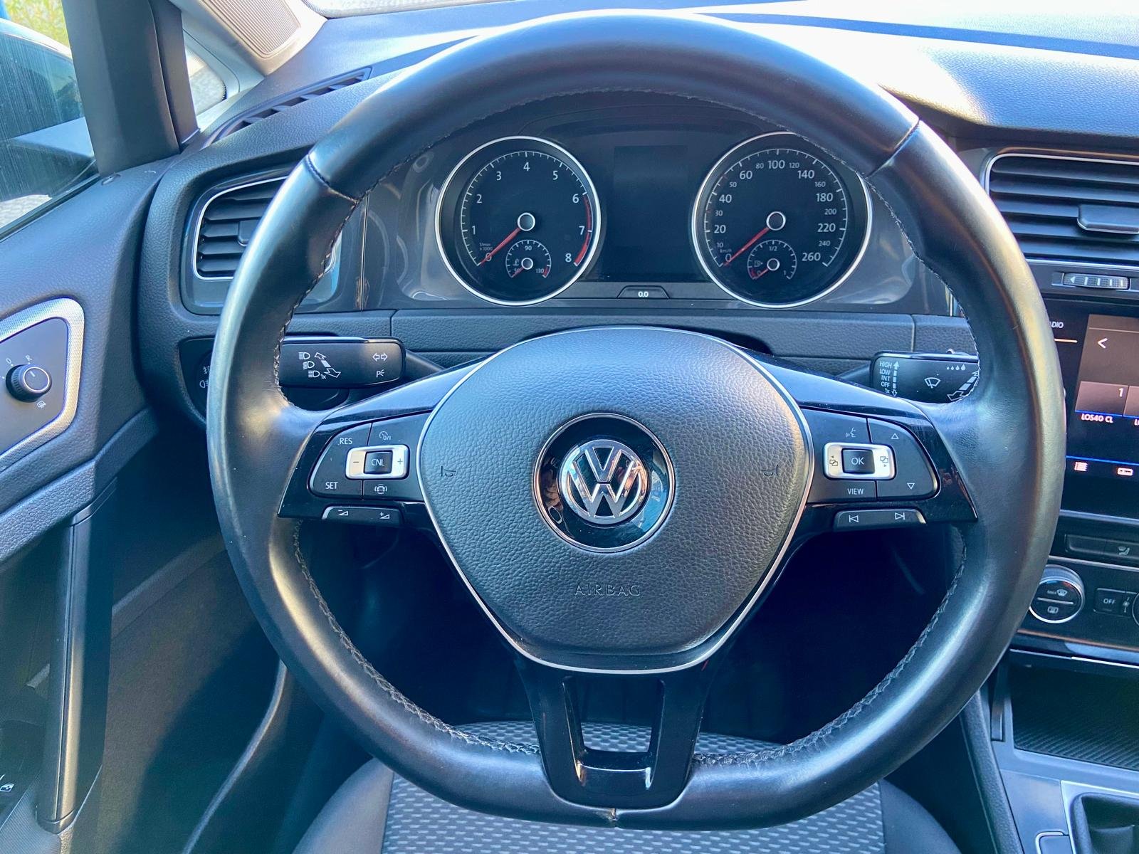 VOLKSWAGEN Golf Variant 1.0 TSI Ready2Go 116