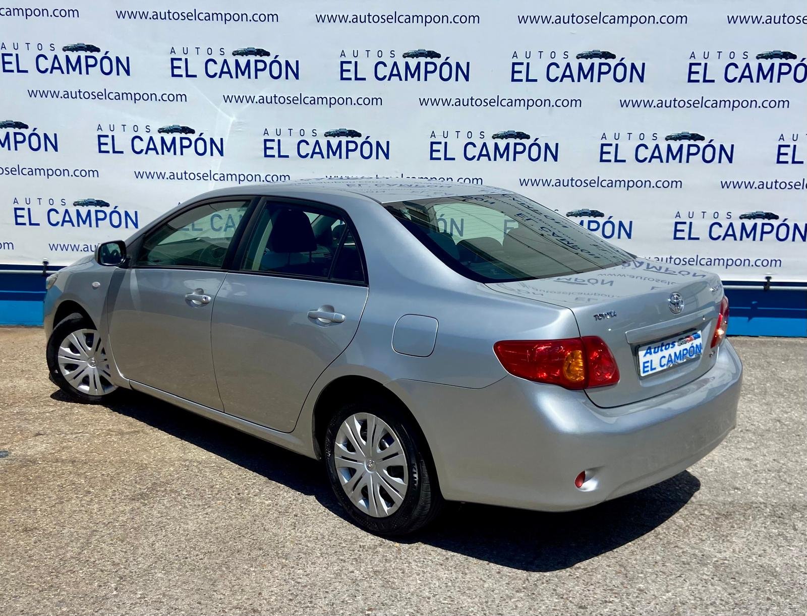 TOYOTA Corolla Sedán 2.0 D-4D Luna 126