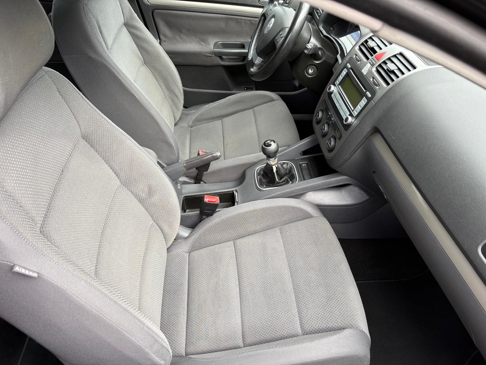 VOLKSWAGEN Golf 1.6 FSI CONFORTLINE 115