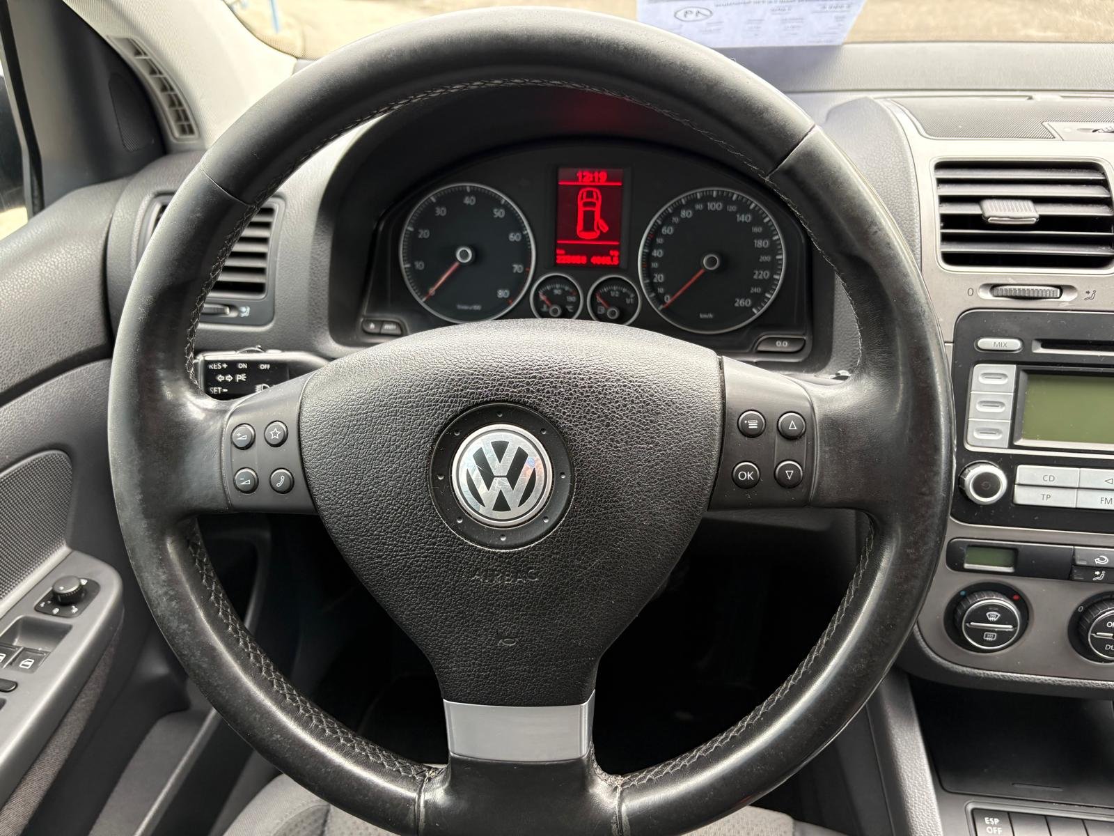 VOLKSWAGEN Golf 1.6 FSI CONFORTLINE 115