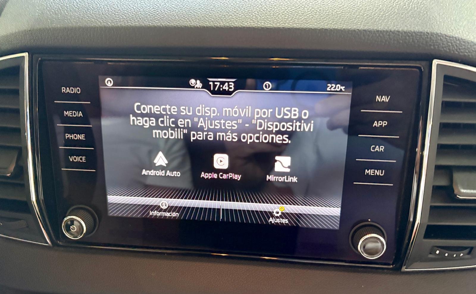 SKODA Karoq 1.0 TSI Ambition 110