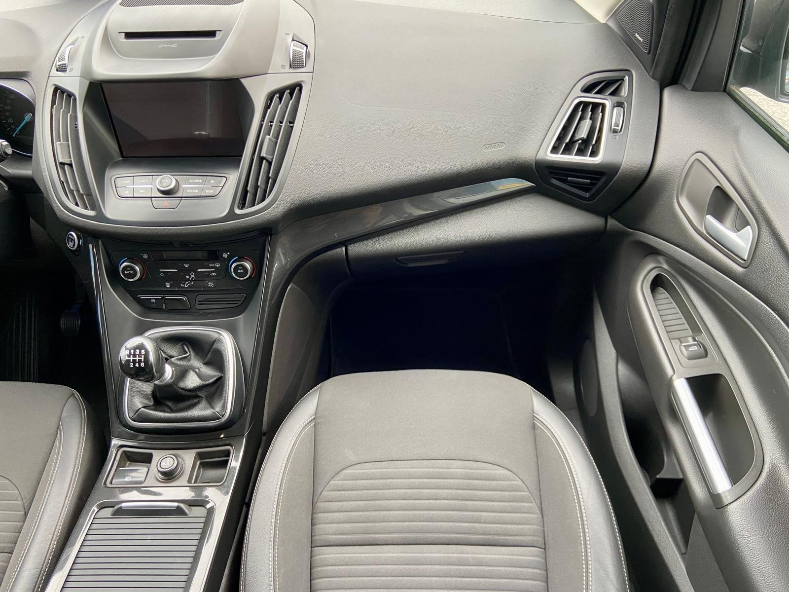 FORD Kuga 2.0 TDCi 4x2 Titanium 150