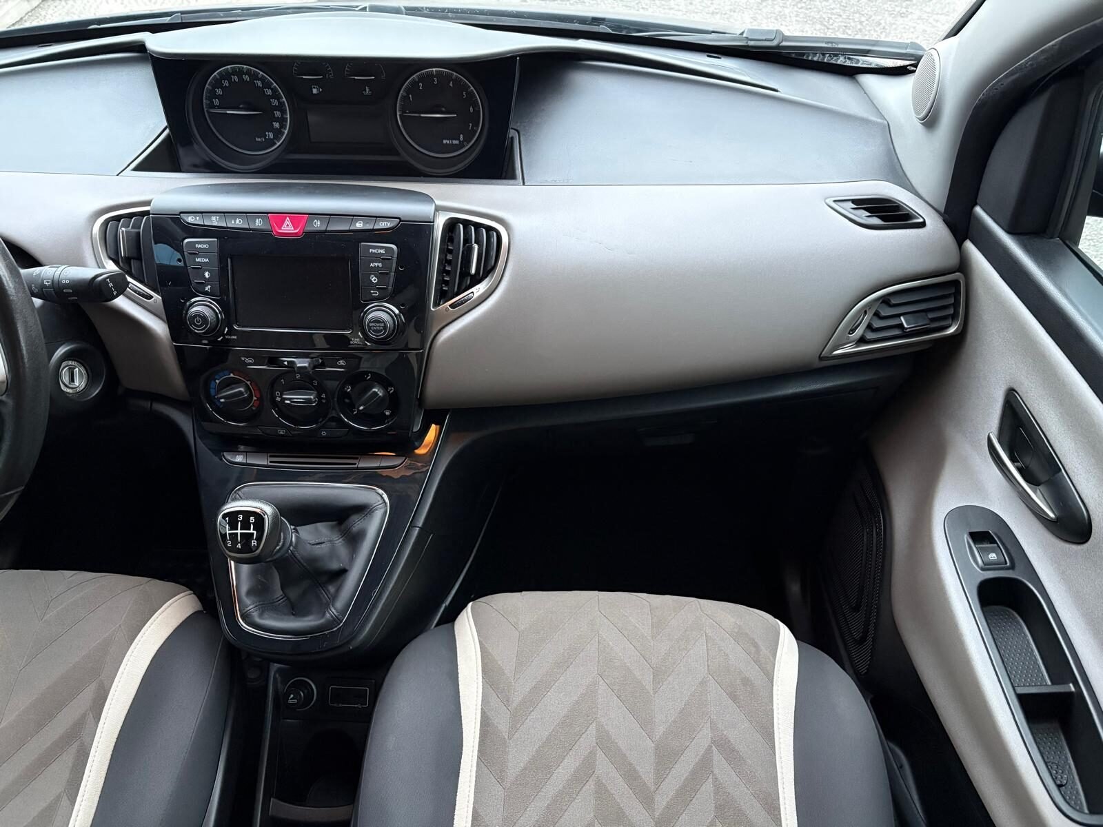 LANCIA Ypsilon 1.2 Evo II Gold 69