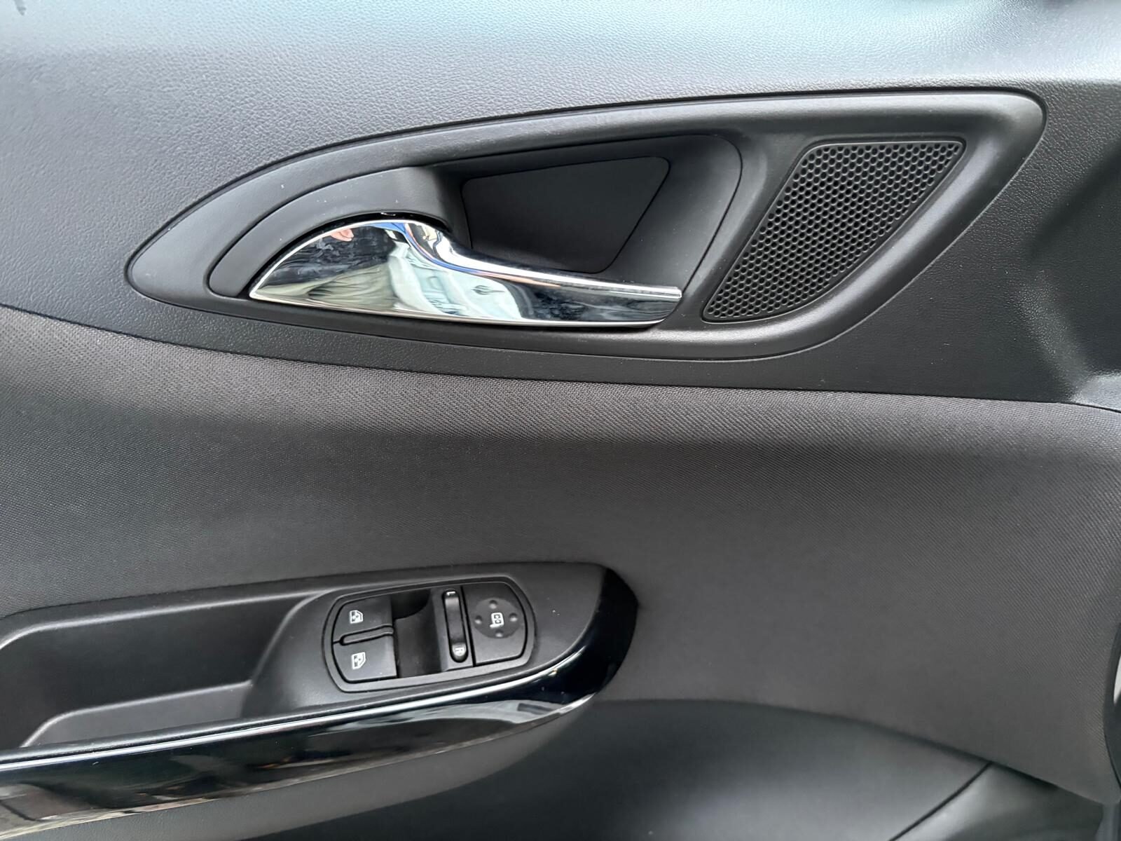 OPEL Corsa 1.4 120 Aniversario 90