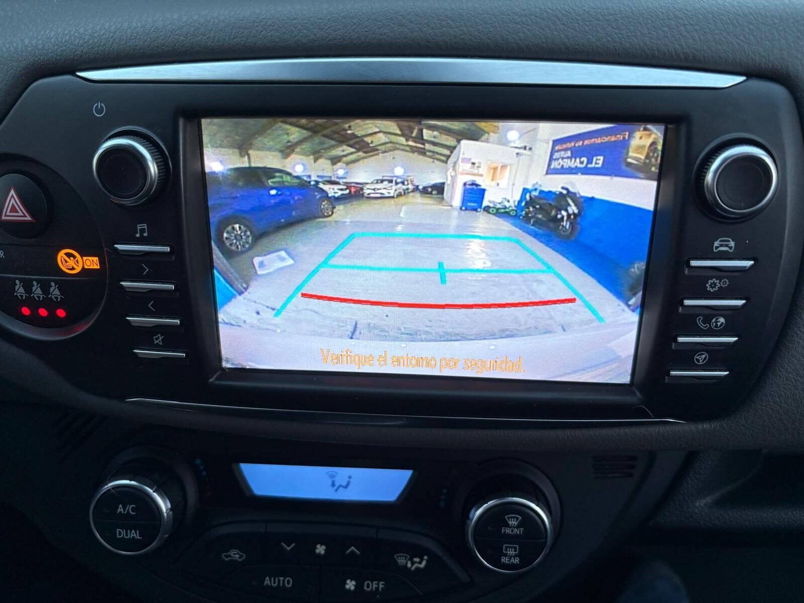 TOYOTA Yaris 1.5 Active 111 