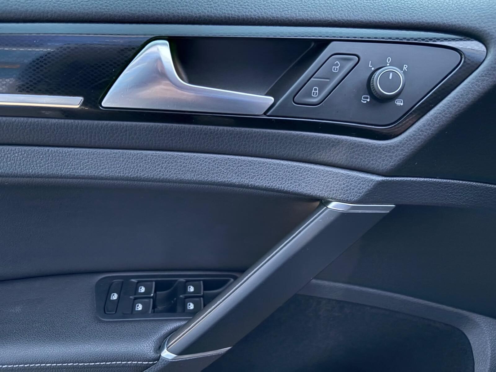 VOLKSWAGEN Golf 1.6 TDI Sport DSG R-Line 110