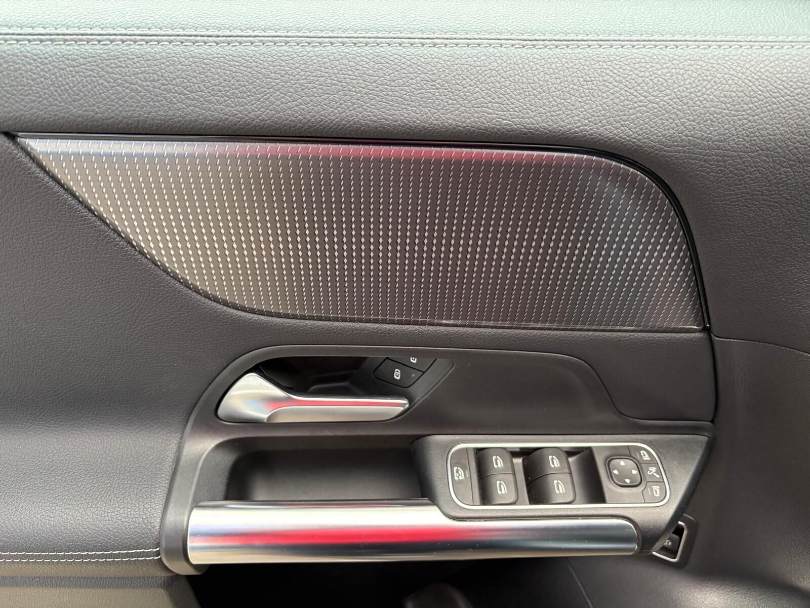 MERCEDES-BENZ Clase GLA 200d 8G DCT 150