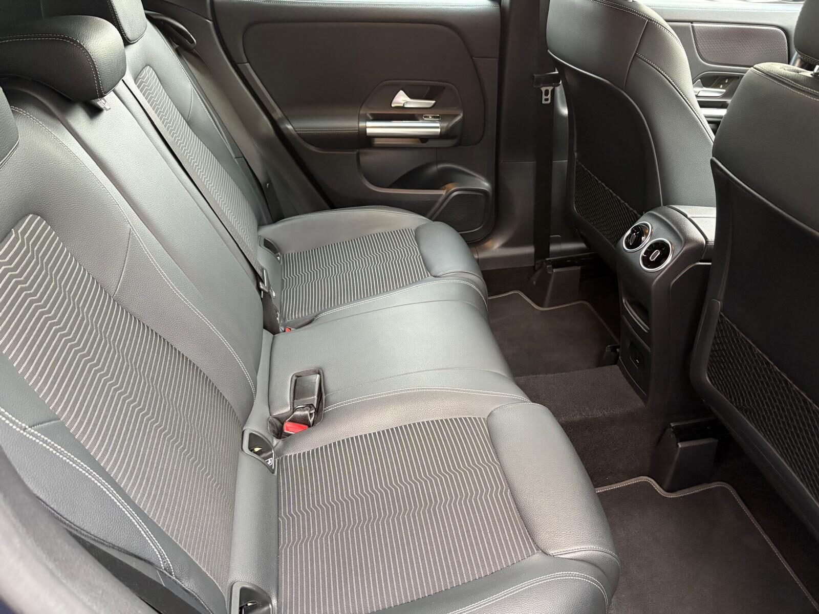 MERCEDES-BENZ Clase GLA 200d 8G DCT 150