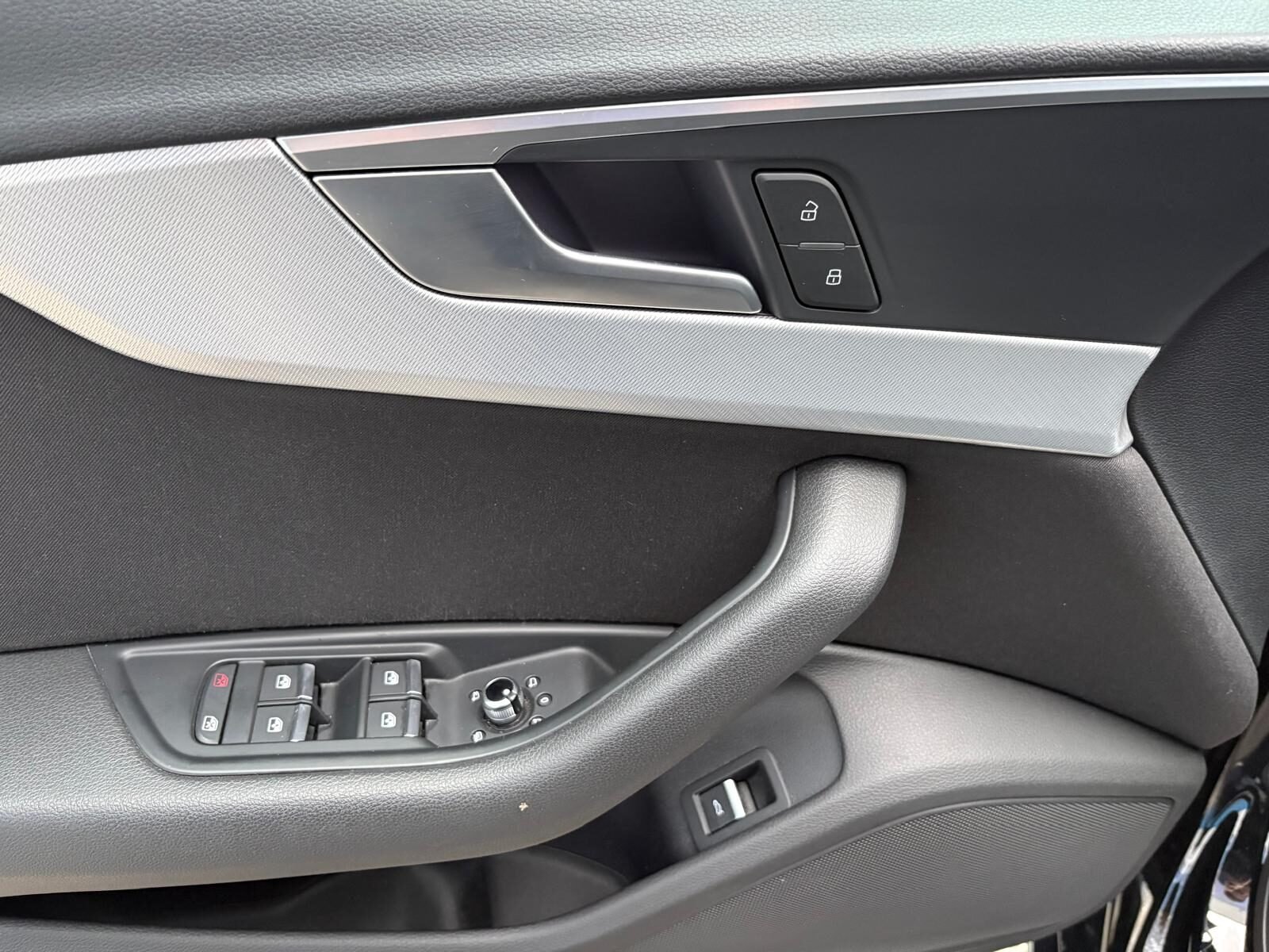 AUDI A4 2.0 TDI Sport S-Line Edition 150