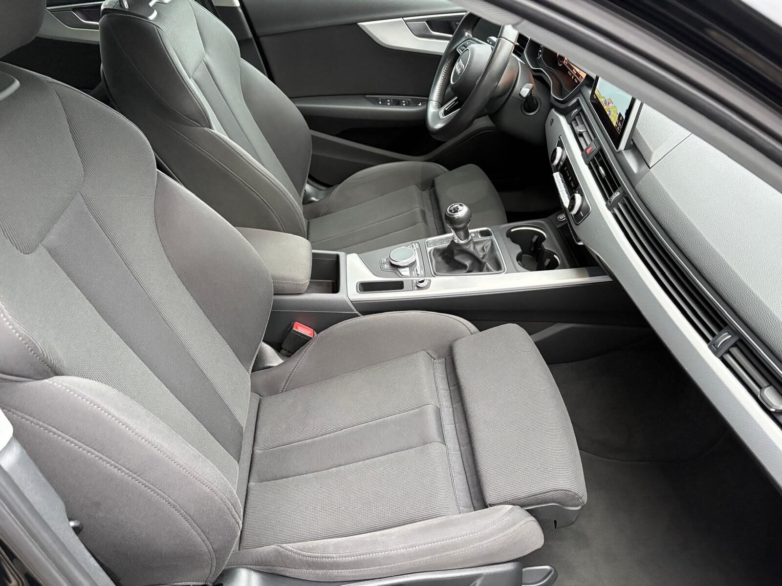 AUDI A4 2.0 TDI Sport S-Line Edition 150