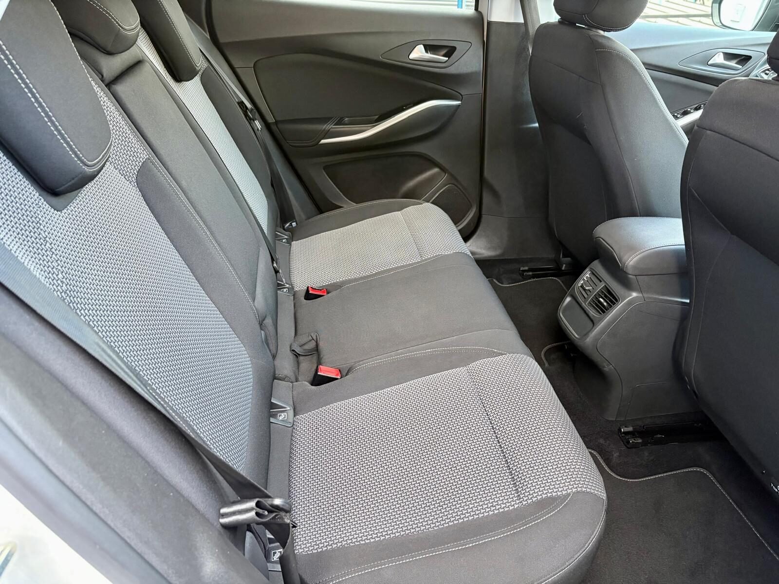 OPEL Grandland X 1.6 CDTi Selective 120