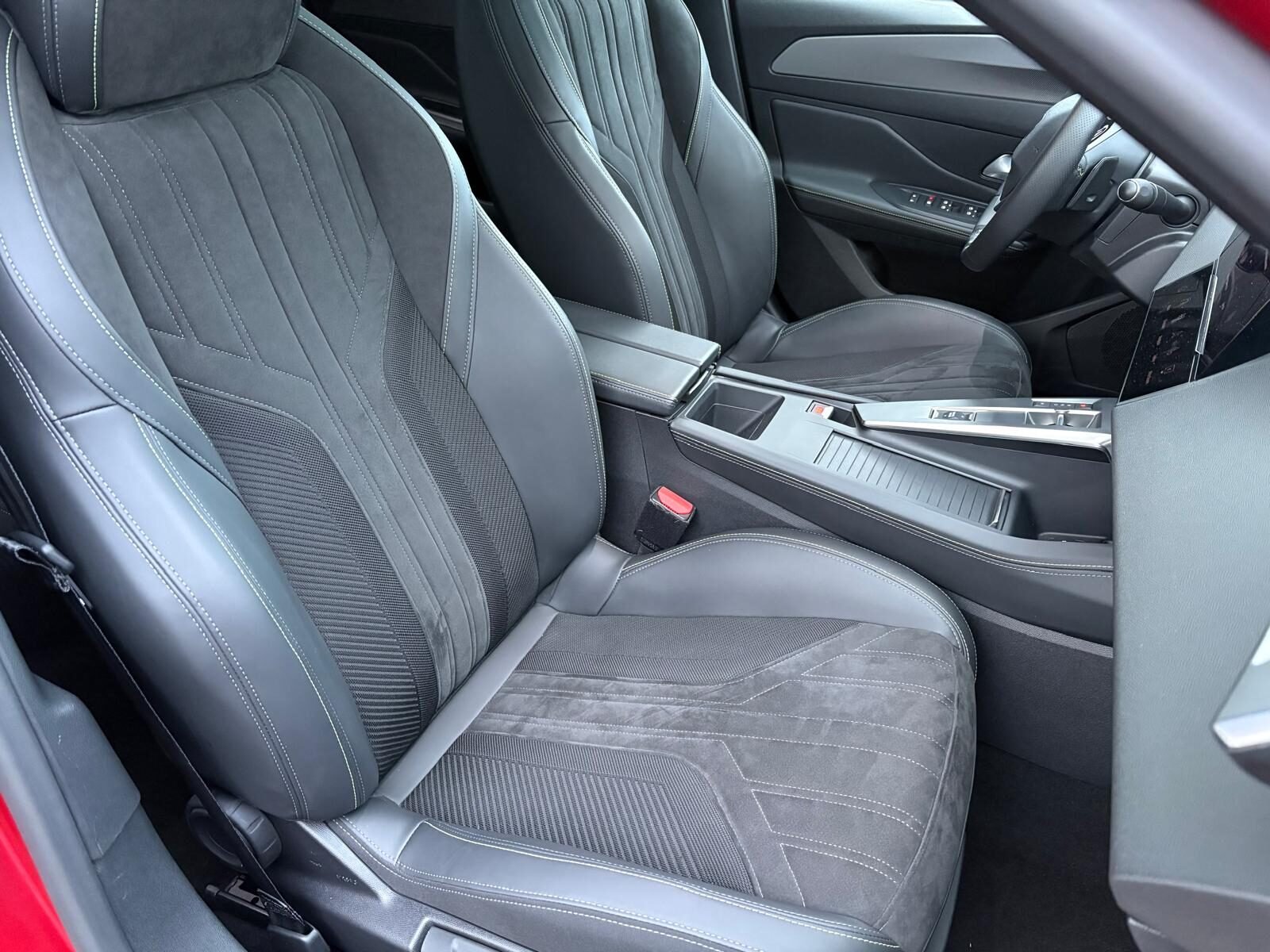 PEUGEOT 308 1.5 BlueHDI GT Aut. 130