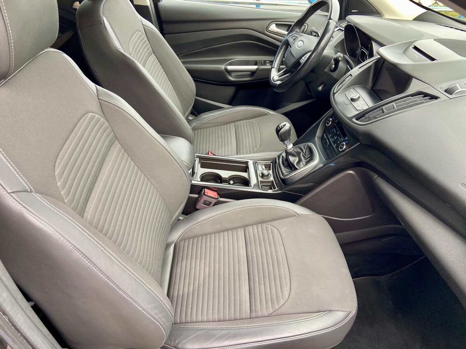 FORD Kuga 2.0 TDCi 4x2 Titanium 150