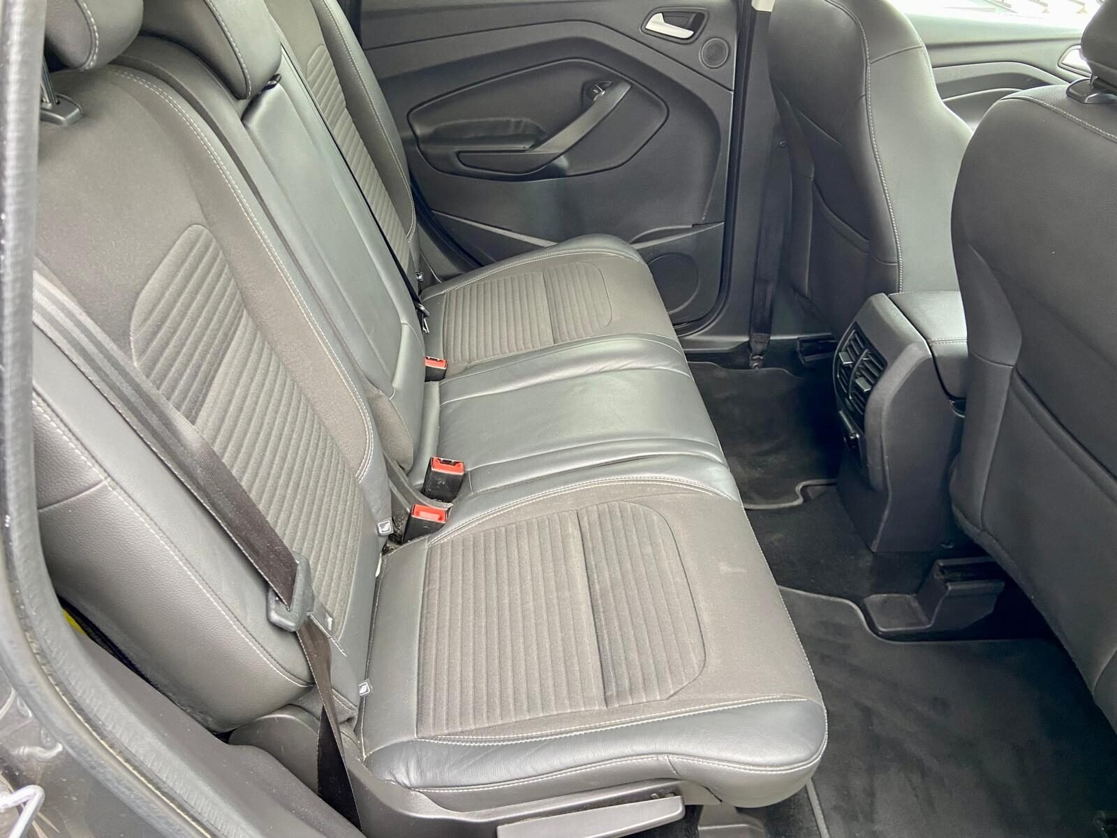 FORD Kuga 2.0 TDCi 4x2 Titanium 150