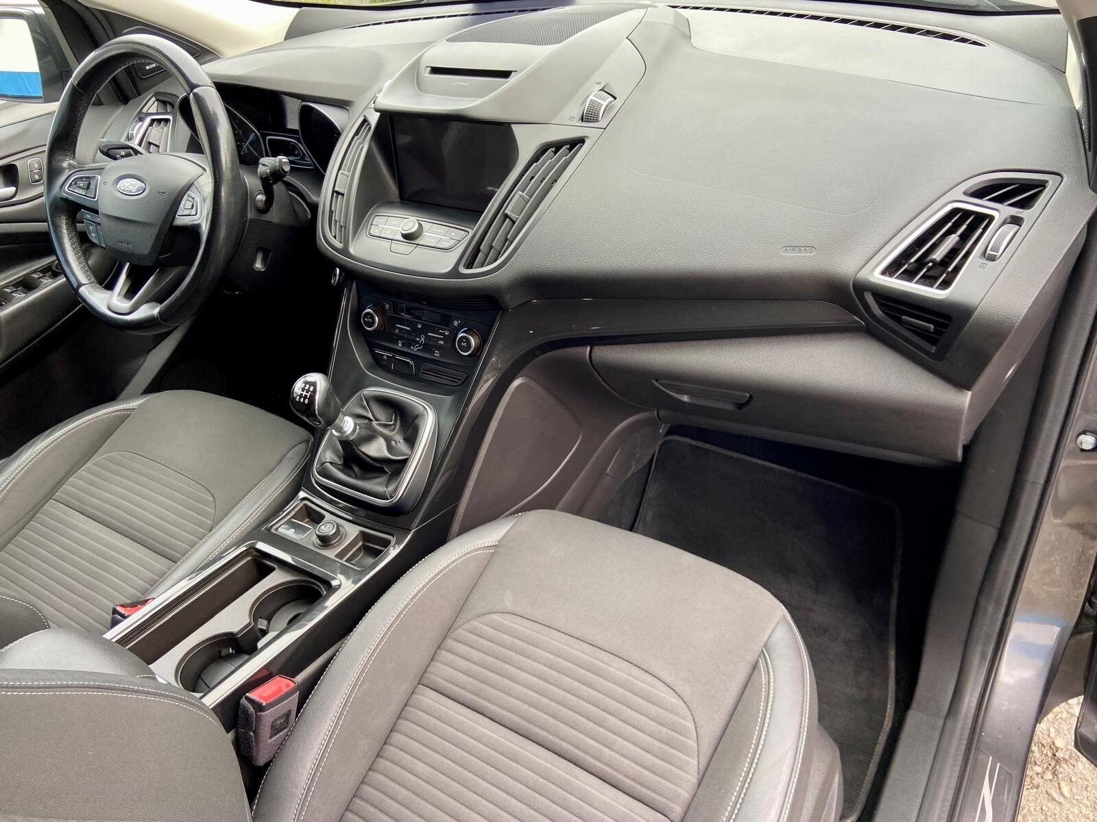 FORD Kuga 2.0 TDCi 4x2 Titanium 150