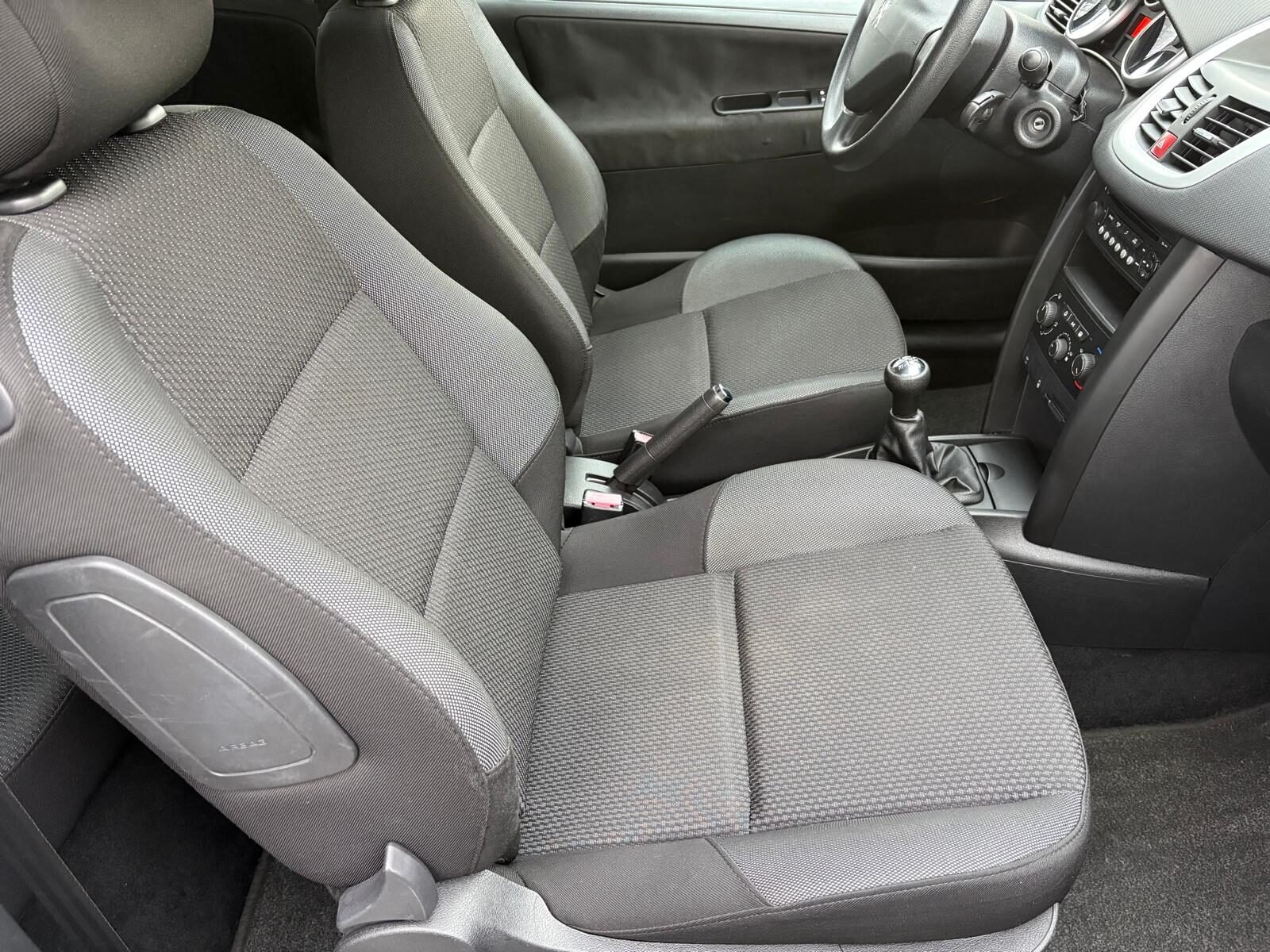 PEUGEOT 207 1.4 HDI Confort 3p 70