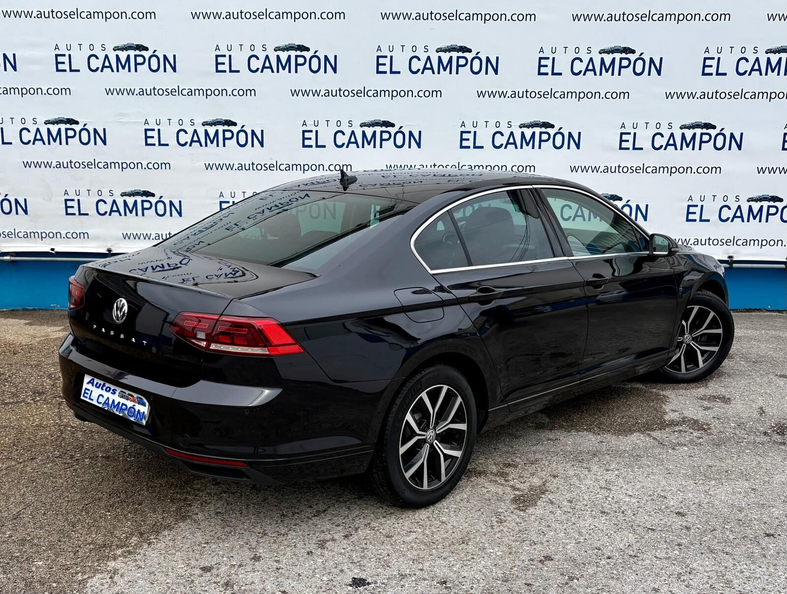 VOLKSWAGEN Passat 1.6 TDI Executive DSG7 120