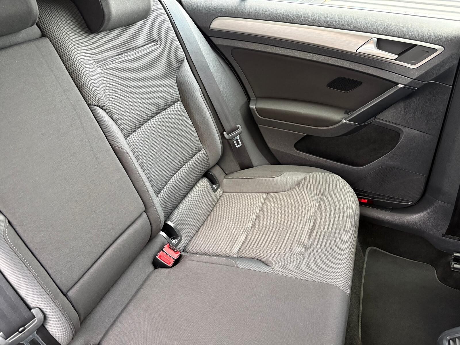 VOLKSWAGEN Golf Variant 1.6 TDI BMT Advance 105