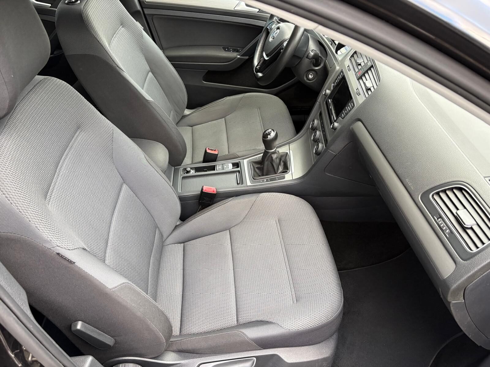 VOLKSWAGEN Golf Variant 1.6 TDI BMT Advance 105