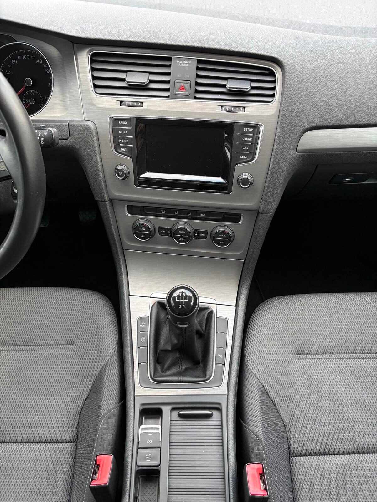 VOLKSWAGEN Golf Variant 1.6 TDI BMT Advance 105