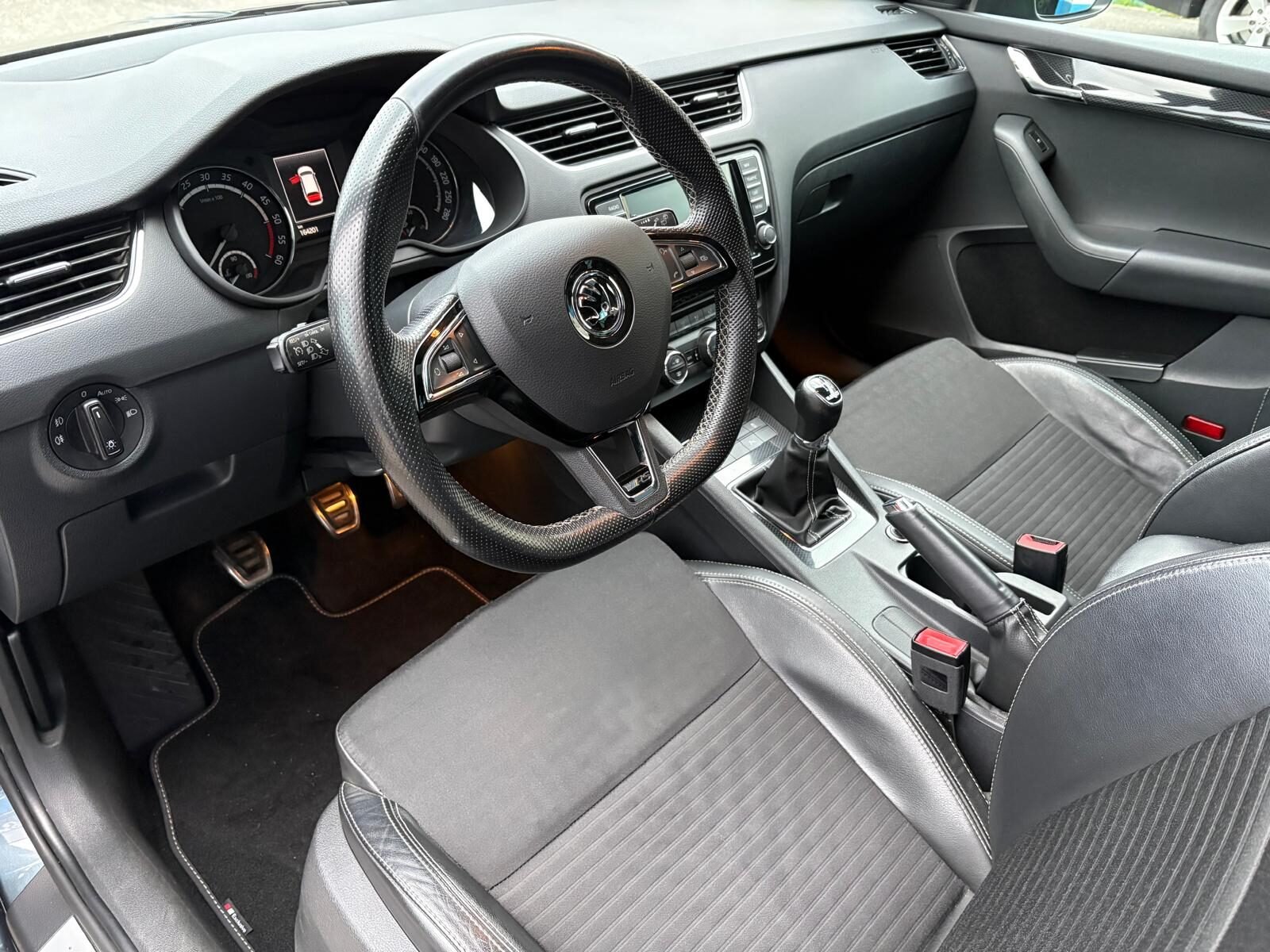 SKODA Octavia Combi 2.0 TDI RS 184