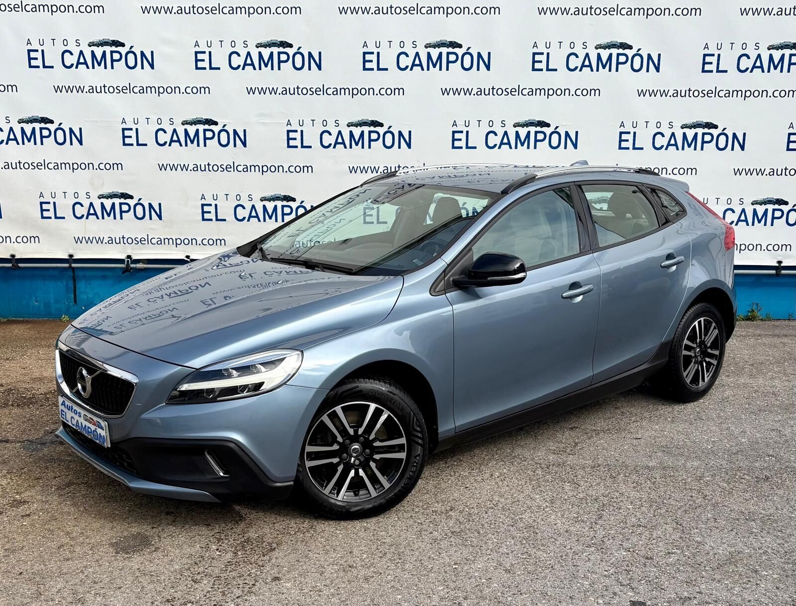 VOLVO V40 2.0 Cross Country D2 Momentum AUT. 120