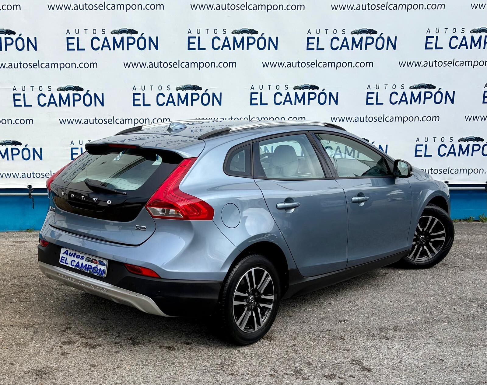 VOLVO V40 2.0 Cross Country D2 Momentum AUT. 120