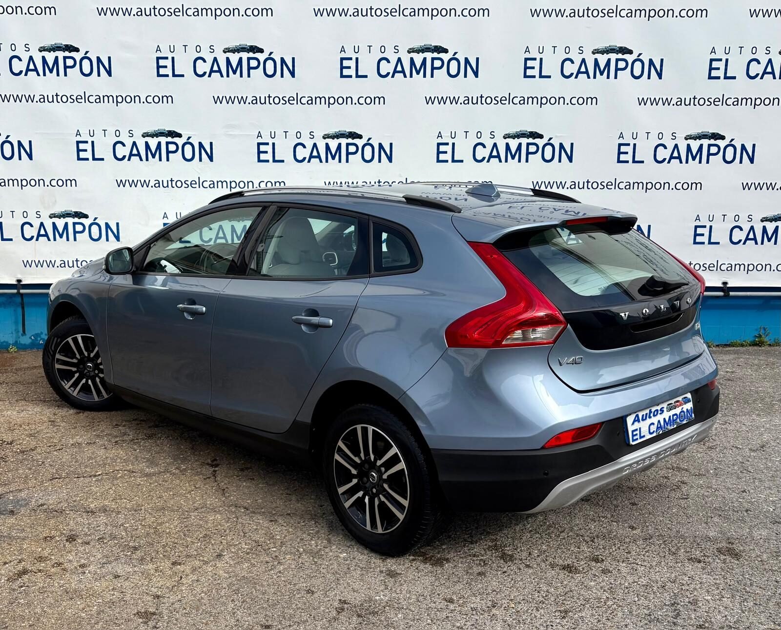 VOLVO V40 2.0 Cross Country D2 Momentum AUT. 120