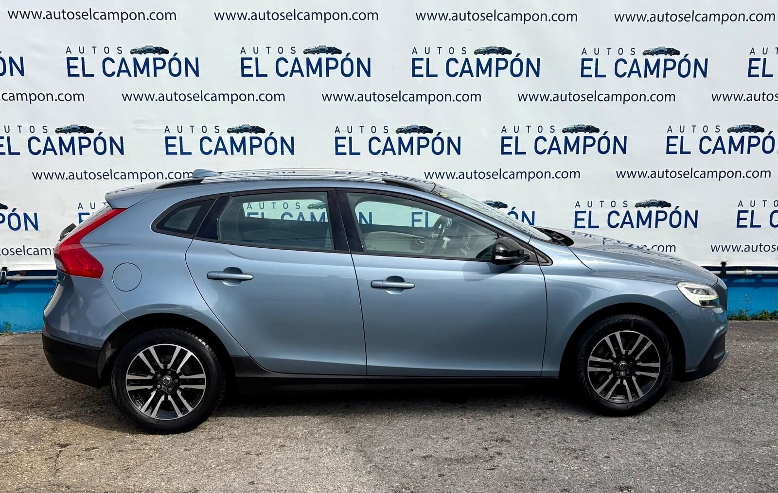 VOLVO V40 2.0 Cross Country D2 Momentum AUT. 120