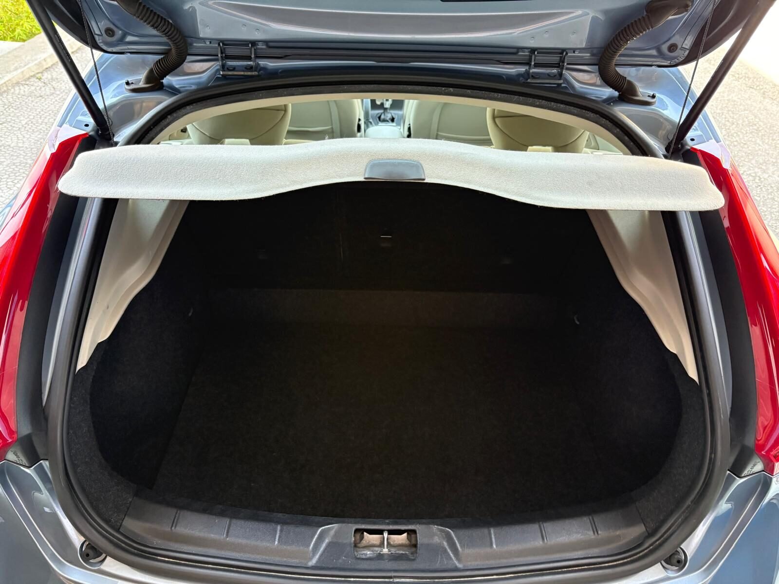 VOLVO V40 2.0 Cross Country D2 Momentum AUT. 120