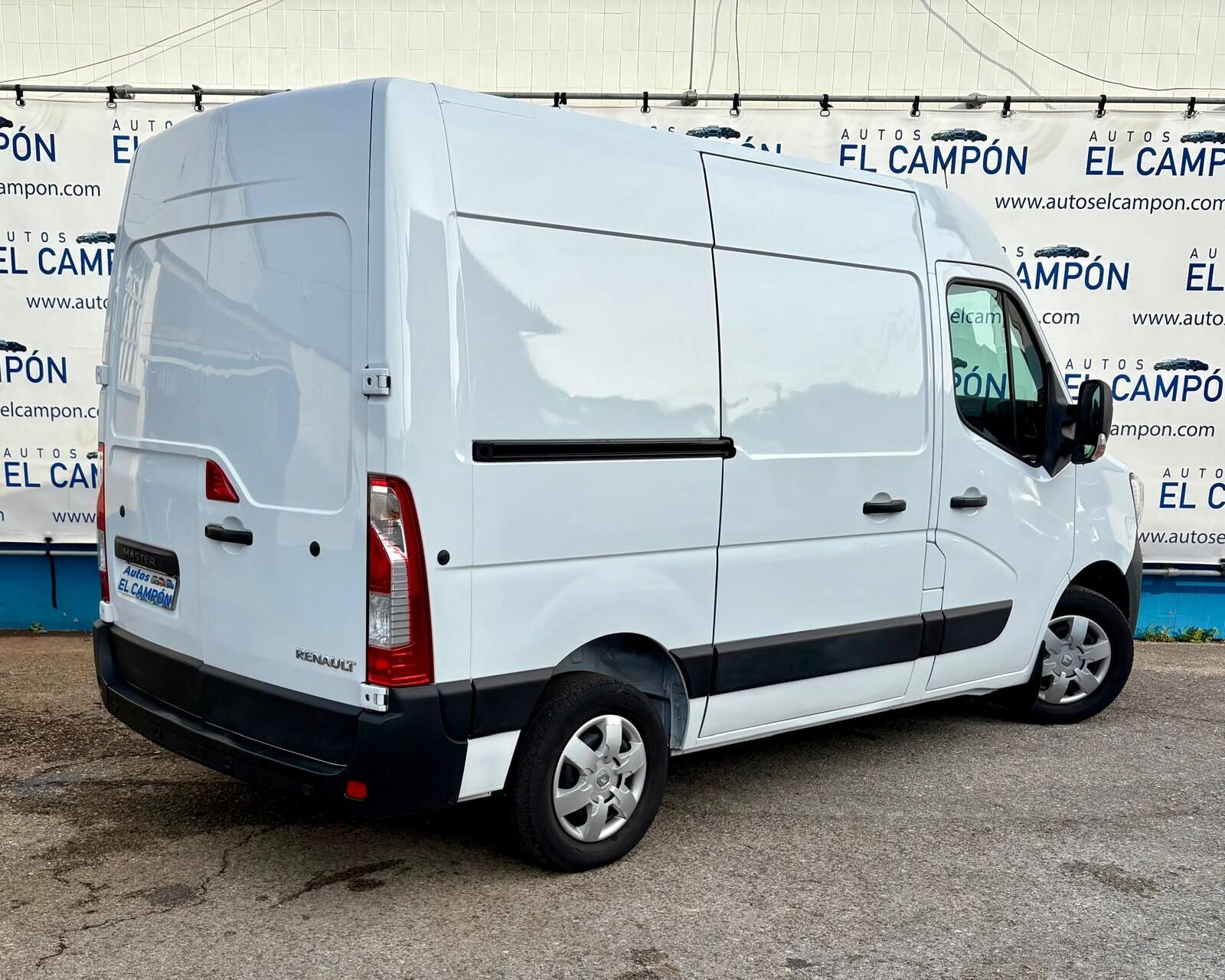 RENAULT Master Furgon 2.3 dCi L1H2 135