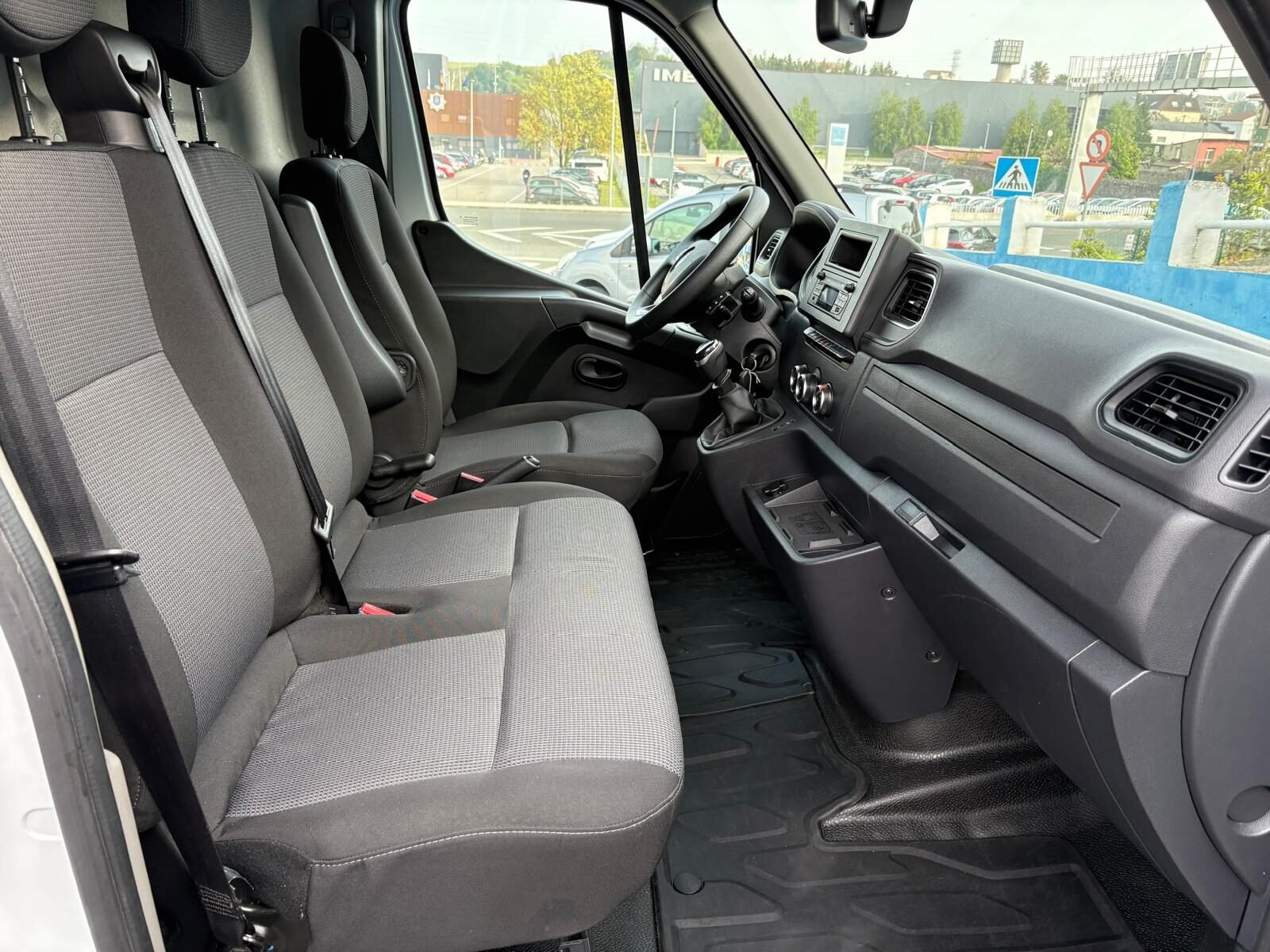RENAULT Master Furgon 2.3 dCi L1H2 135