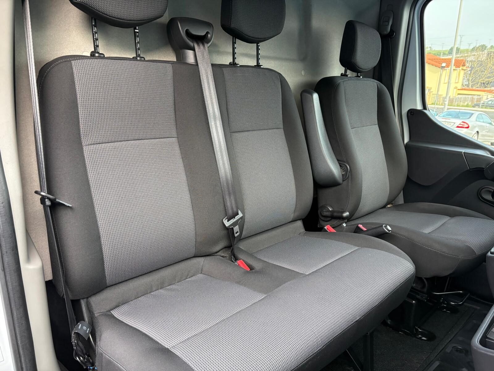 RENAULT Master Furgon 2.3 dCi L1H2 135
