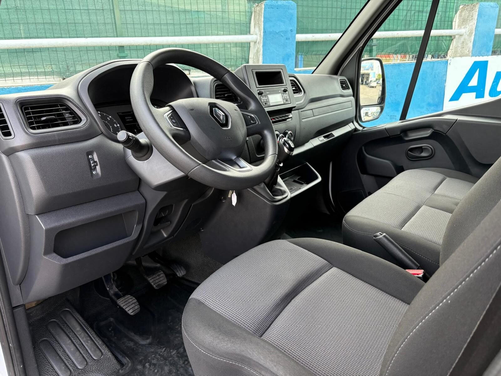 RENAULT Master Furgon 2.3 dCi L1H2 135