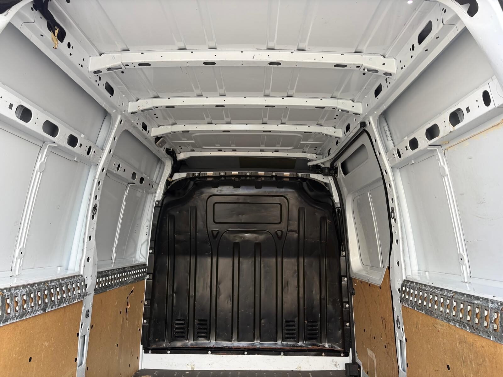 RENAULT Master Furgon 2.3 dCi L1H2 135