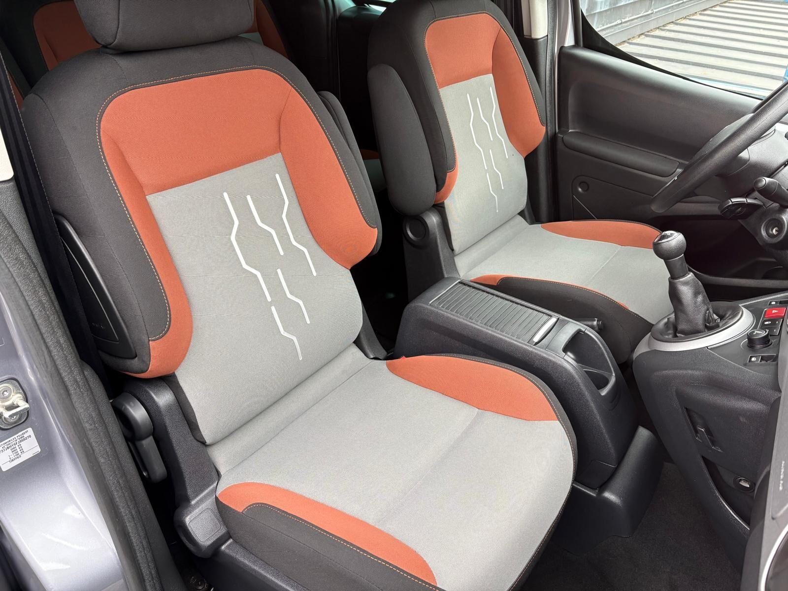 PEUGEOT Partner Tepee 1.6BlueHDI Style 100