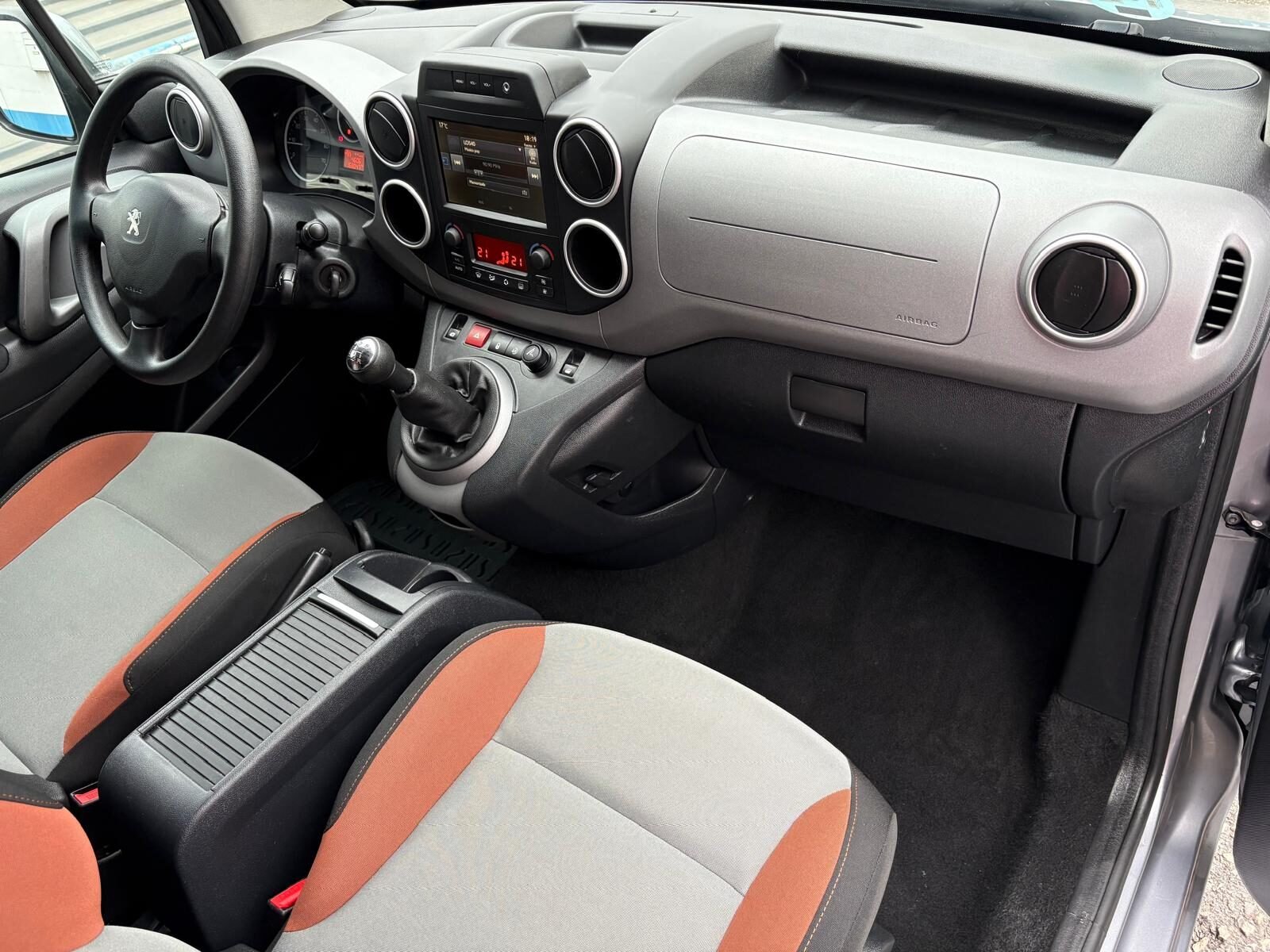 PEUGEOT Partner Tepee 1.6BlueHDI Style 100
