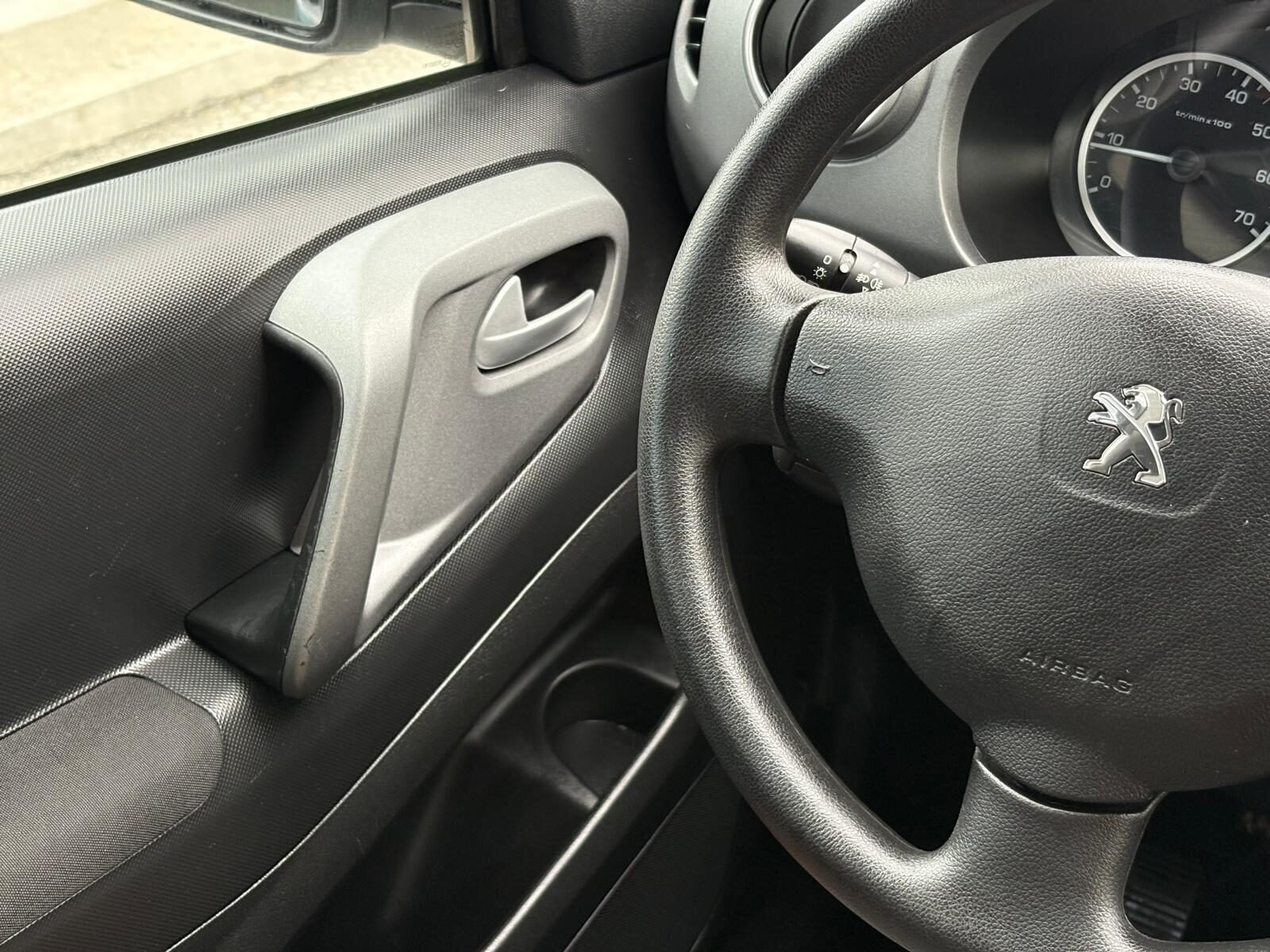PEUGEOT Partner Tepee 1.6BlueHDI Style 100
