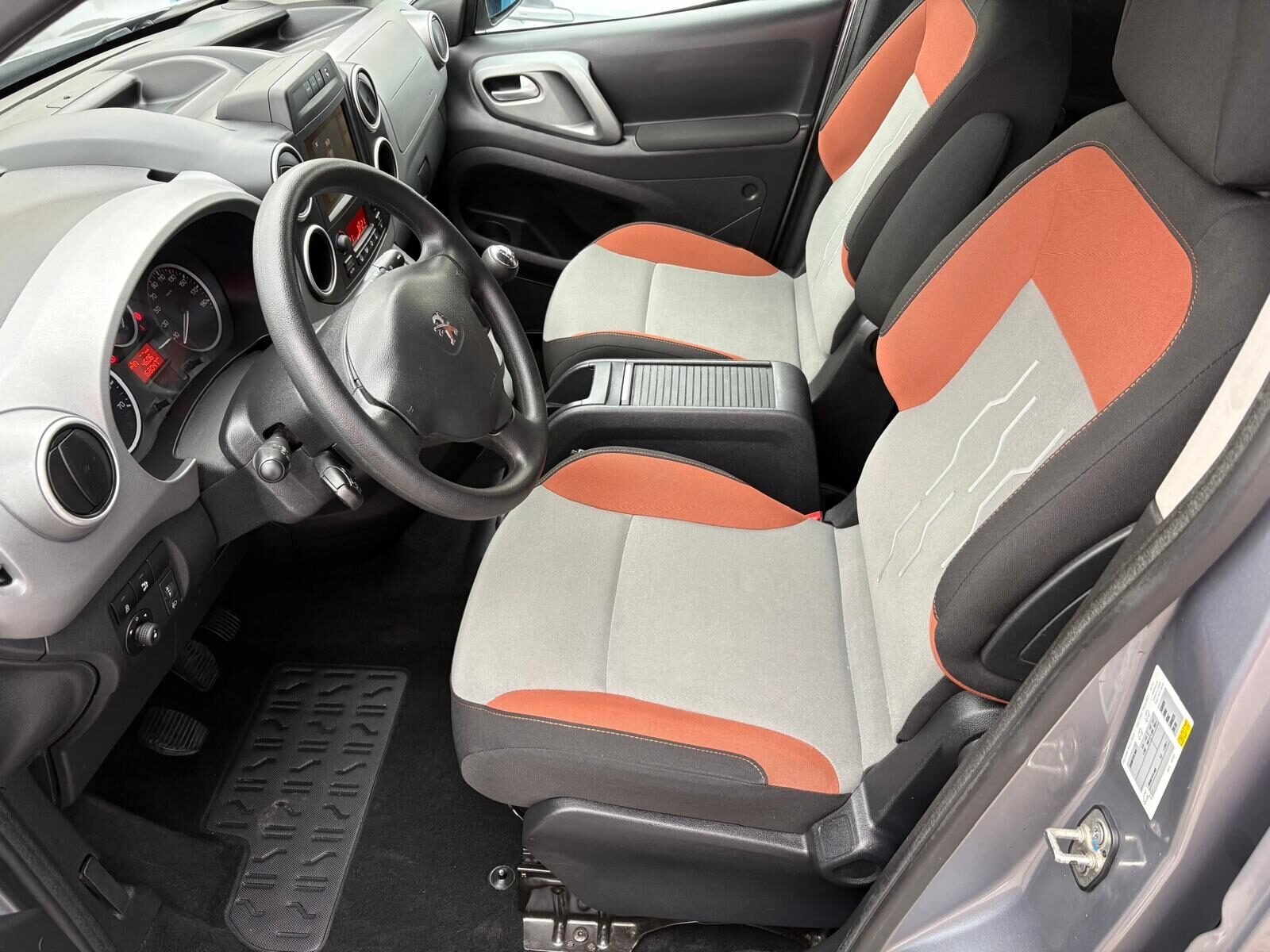 PEUGEOT Partner Tepee 1.6BlueHDI Style 100