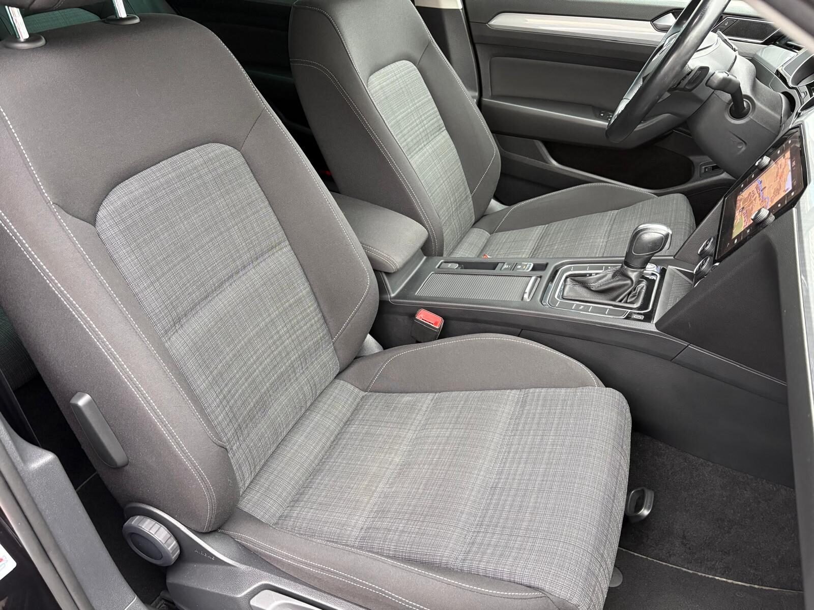 VOLKSWAGEN Passat 1.6 TDI Executive DSG7 120