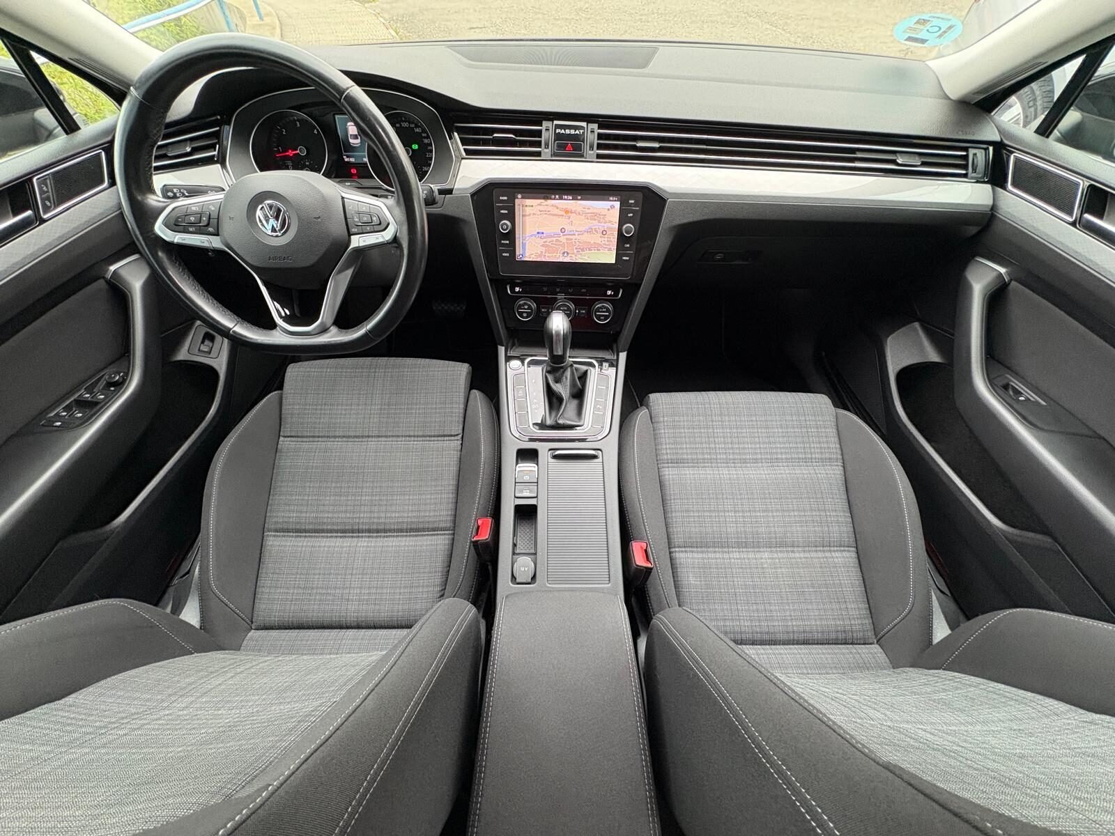 VOLKSWAGEN Passat 1.6 TDI Executive DSG7 120