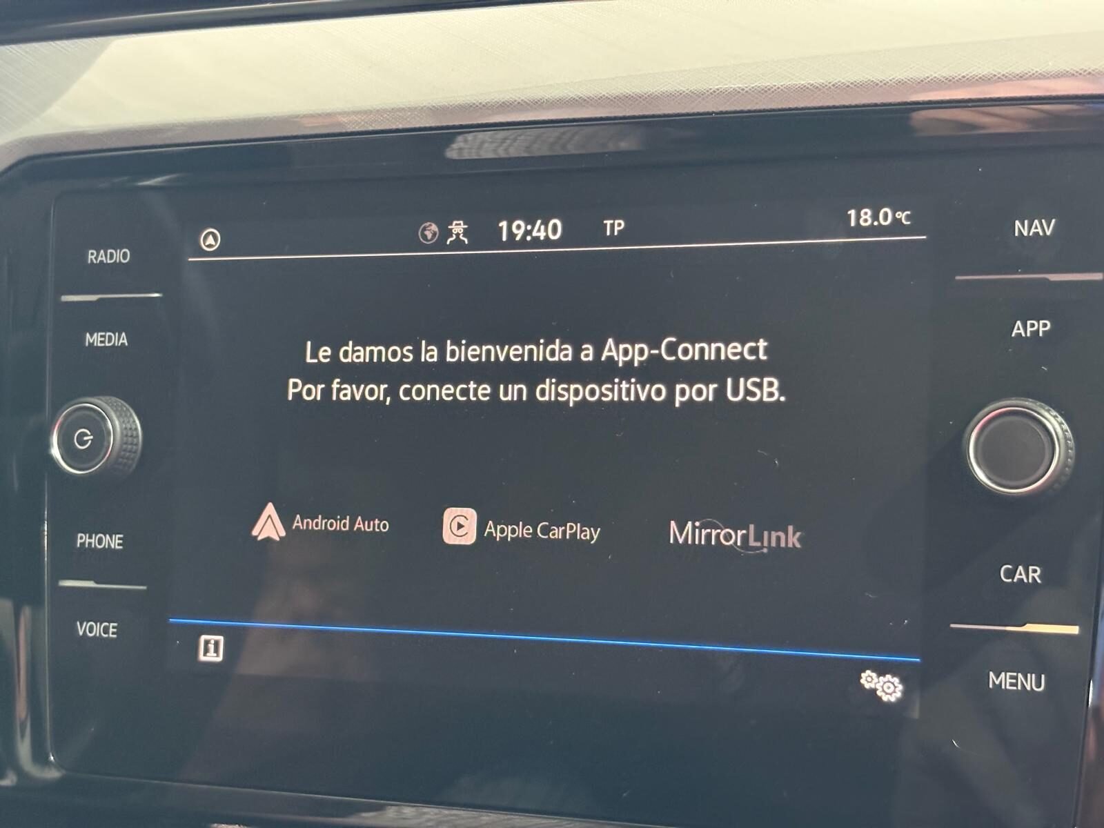 VOLKSWAGEN Passat 1.6 TDI Executive DSG7 120