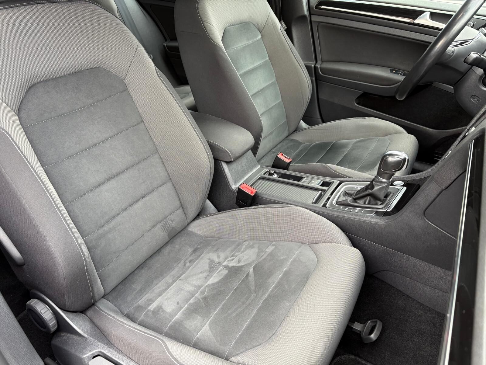 VOLKSWAGEN Golf 2.0 TDI Advance DSG 150