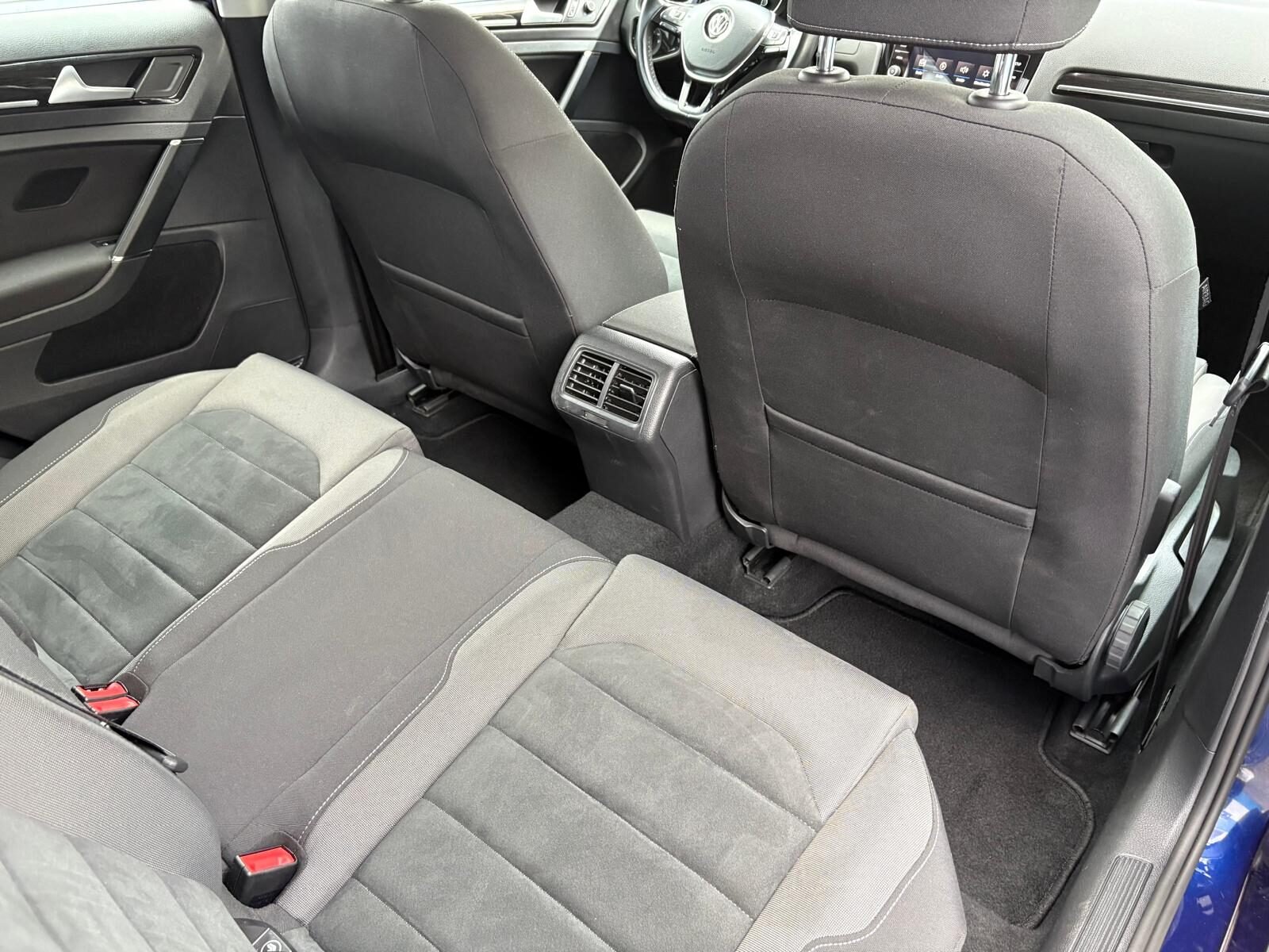 VOLKSWAGEN Golf 2.0 TDI Advance DSG 150