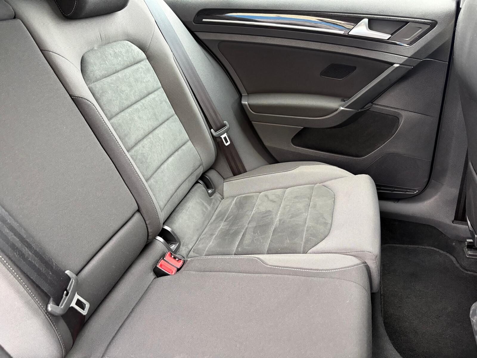VOLKSWAGEN Golf 2.0 TDI Advance DSG 150