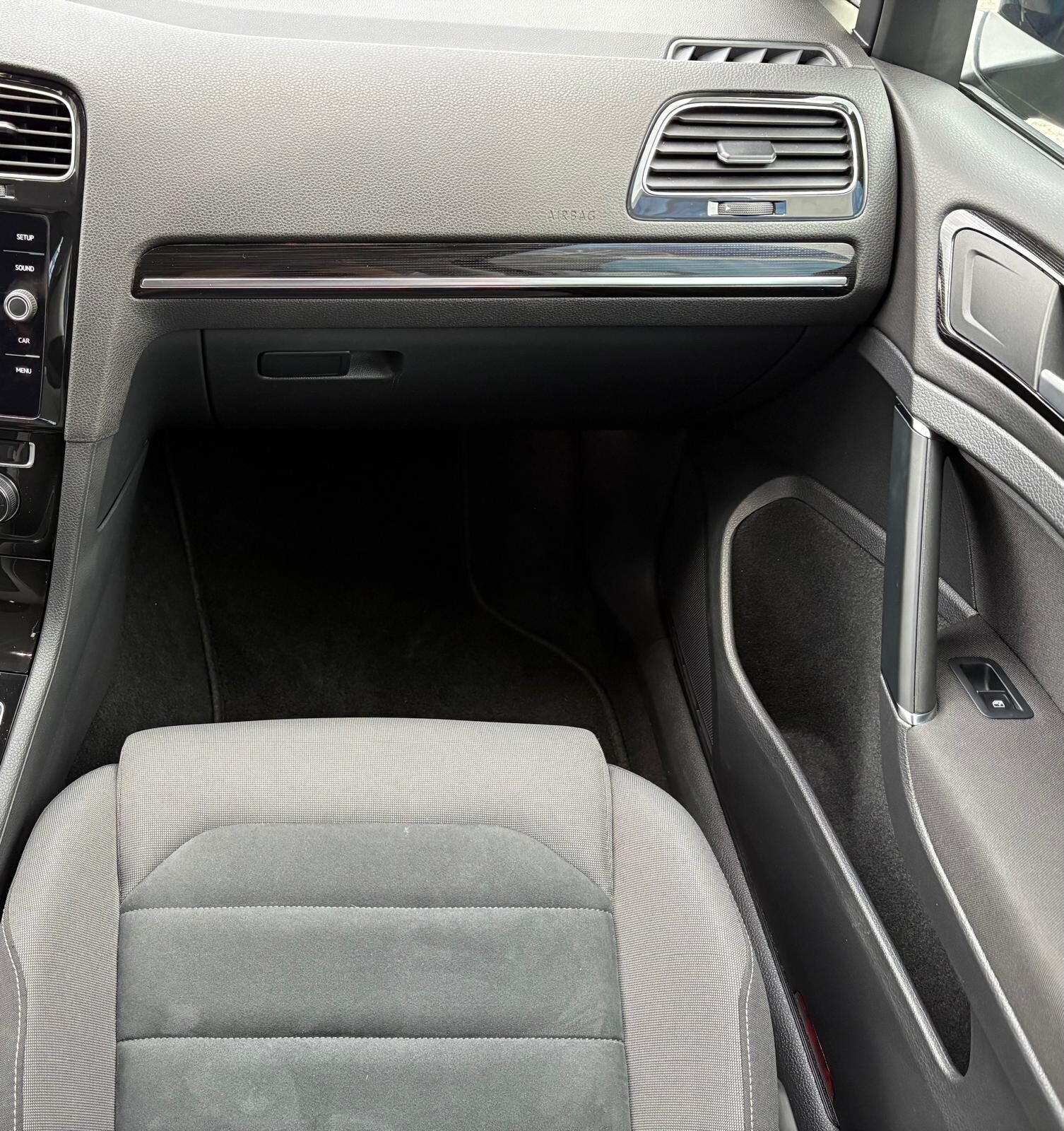 VOLKSWAGEN Golf 2.0 TDI Advance DSG 150