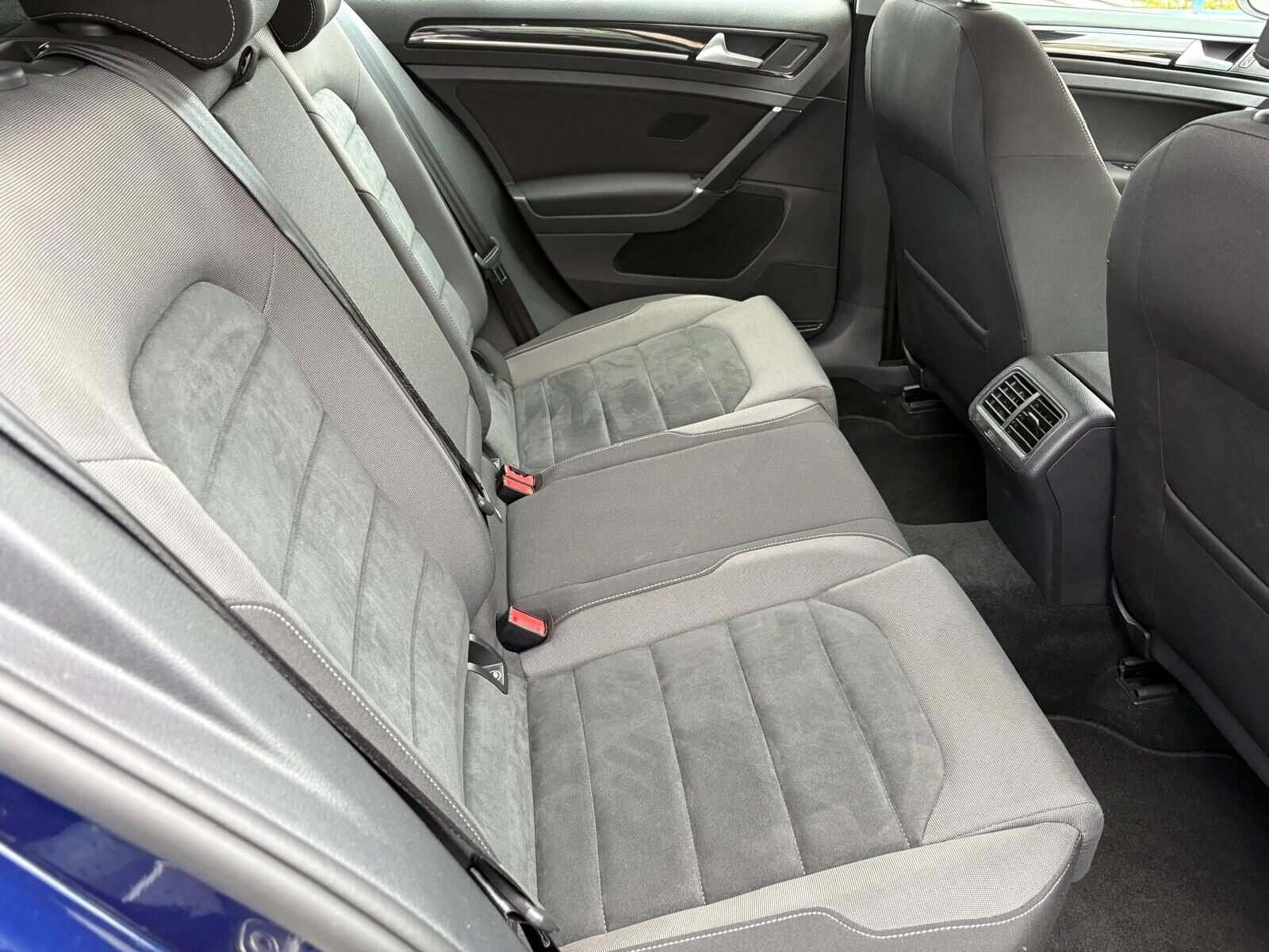 VOLKSWAGEN Golf 2.0 TDI Advance DSG 150