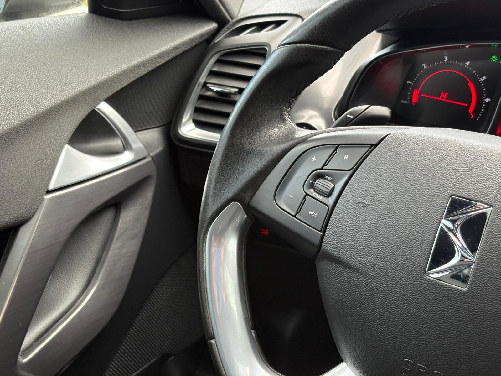 DS DS 5 1.6 e-HDI Style 115