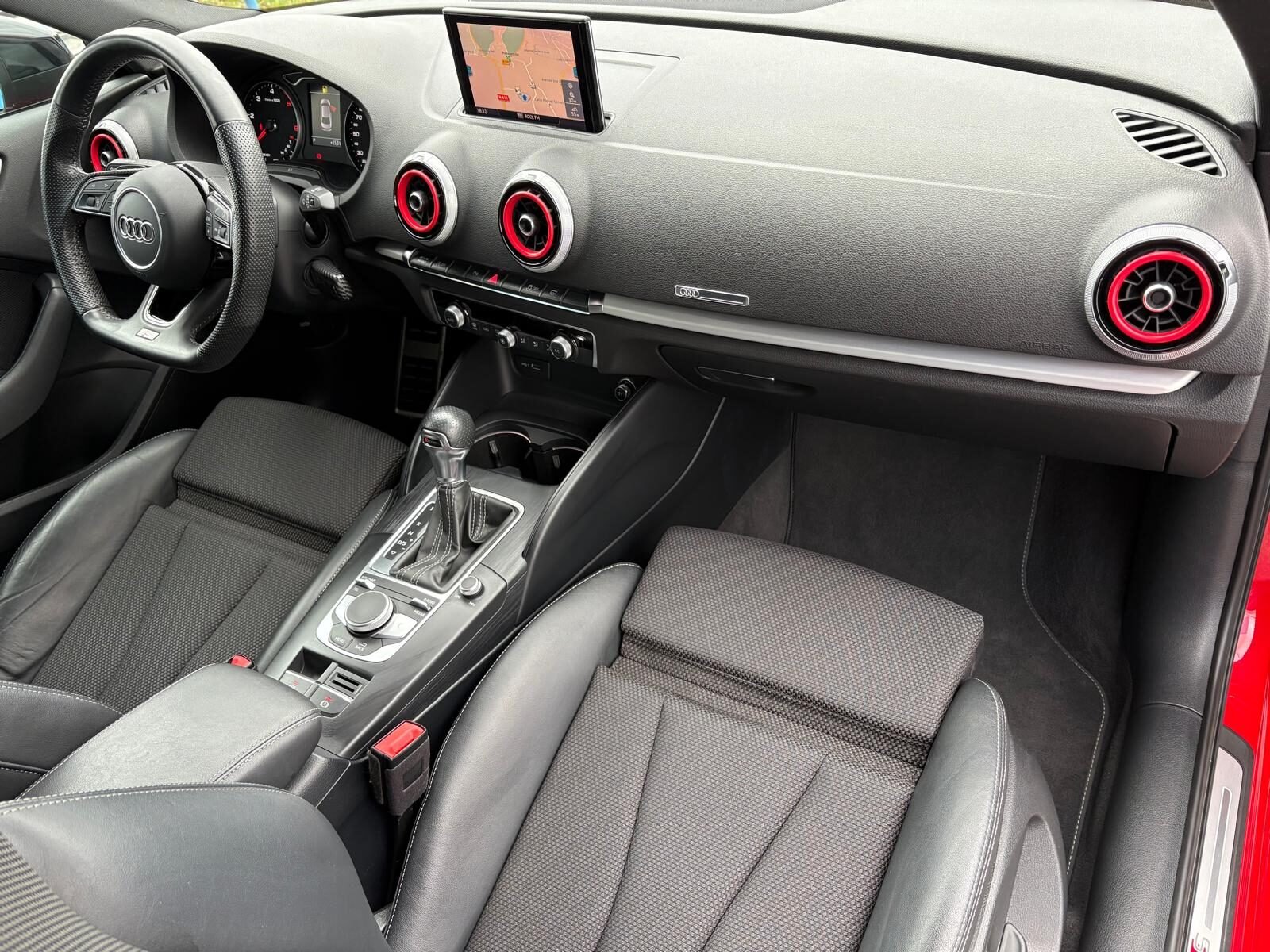 AUDI A3 Sedan 35 TDI Black Line Edition S-Line S-tronic 150