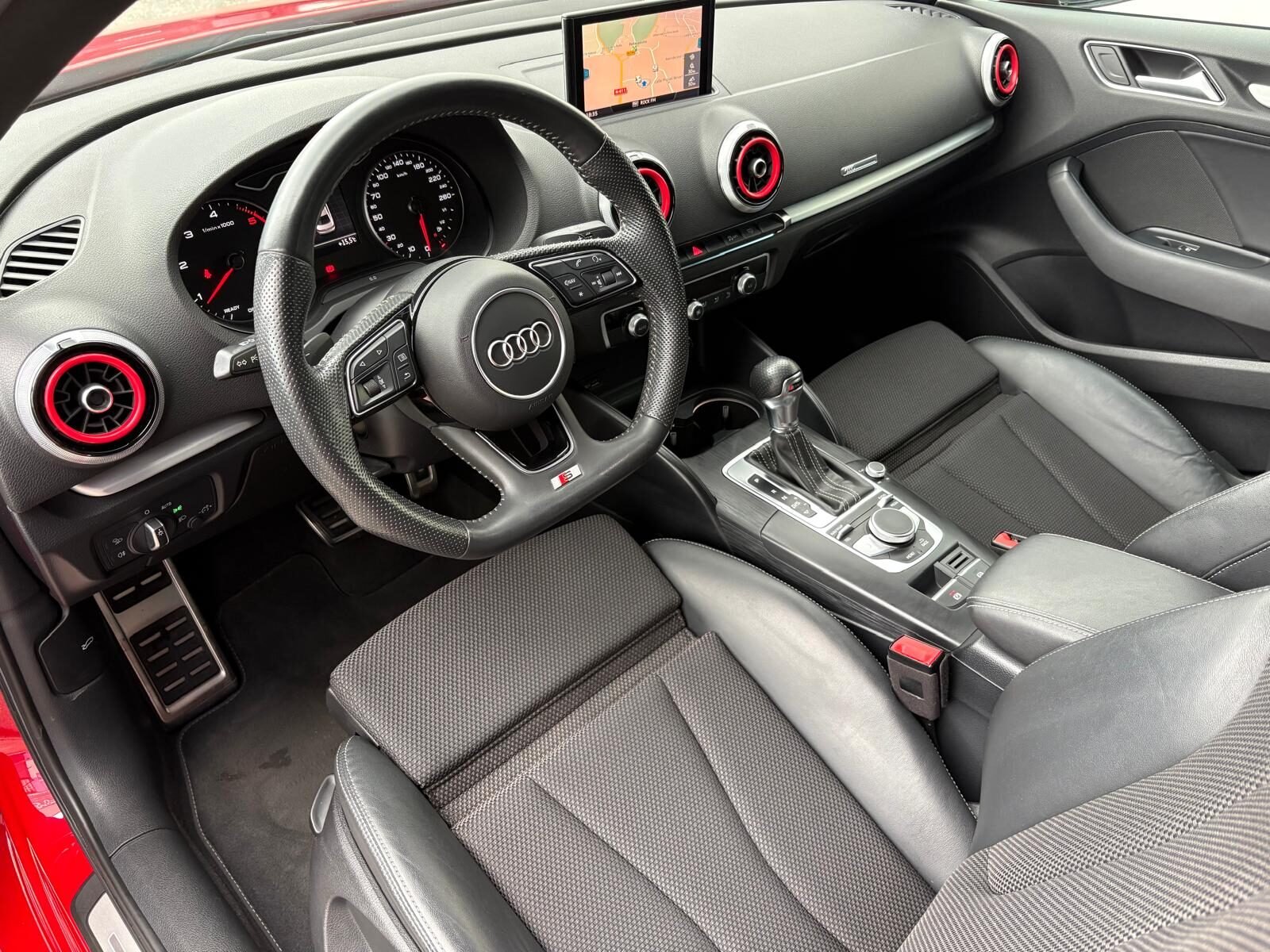 AUDI A3 Sedan 35 TDI Black Line Edition S-Line S-tronic 150